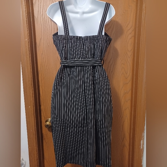 Black Striped belted sleeveless dress - Picture 8 of 12